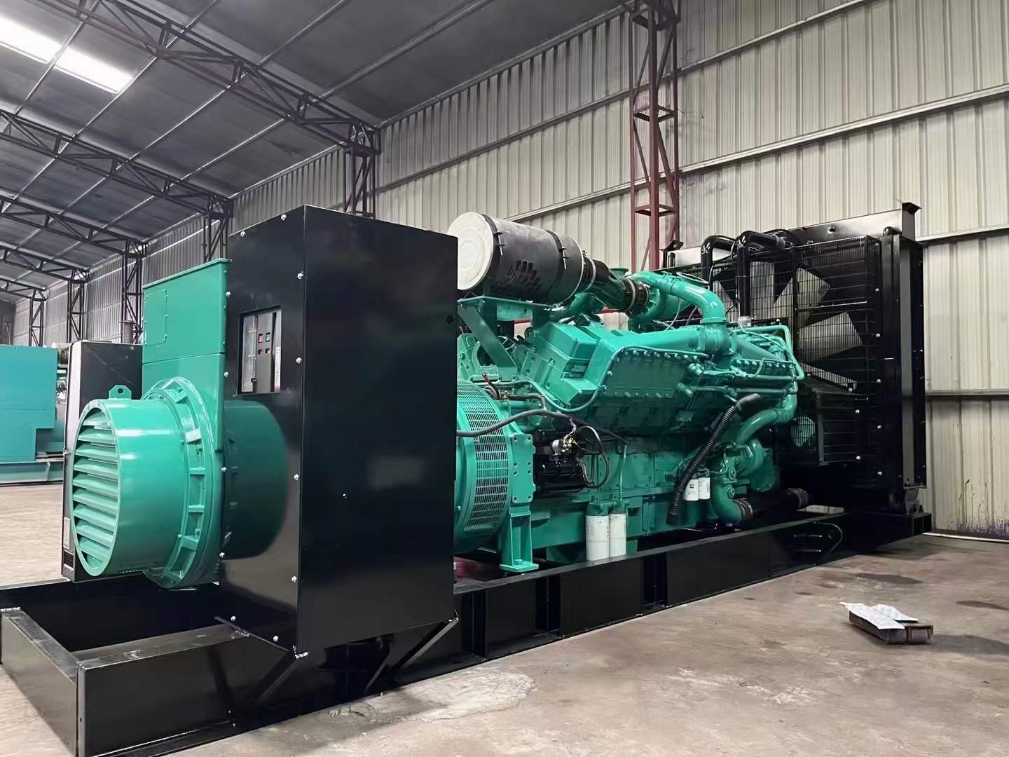 余干如何降低 800kW 柴油发电机输出电流的波动？