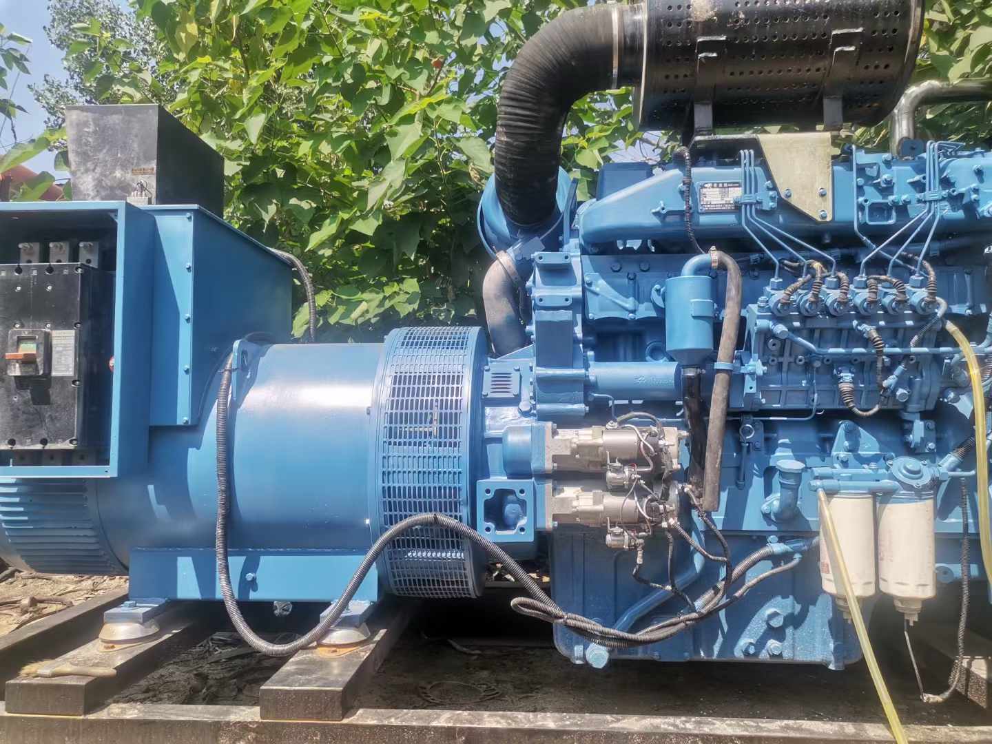 余干详细说明降低 800kW 柴油发电机输出电流波动的方法