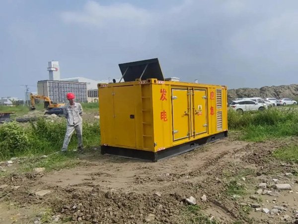 余干如何判断柴油发电机组的电瓶是否处于充满电状态？